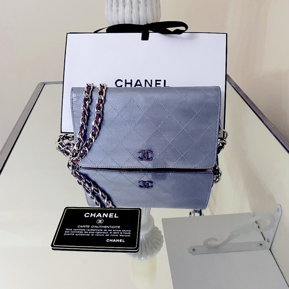 CHANEL Handbags - ❤️ MAKE OFFER🎈CHANEL Silver Metallic Vintage Classic WOC❤️